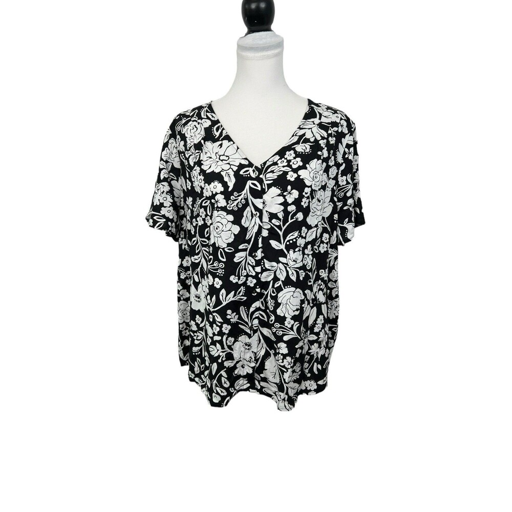 Croft & Barrow Blouse Plus XXL Tropical Floral Black & White V Neck Button Down